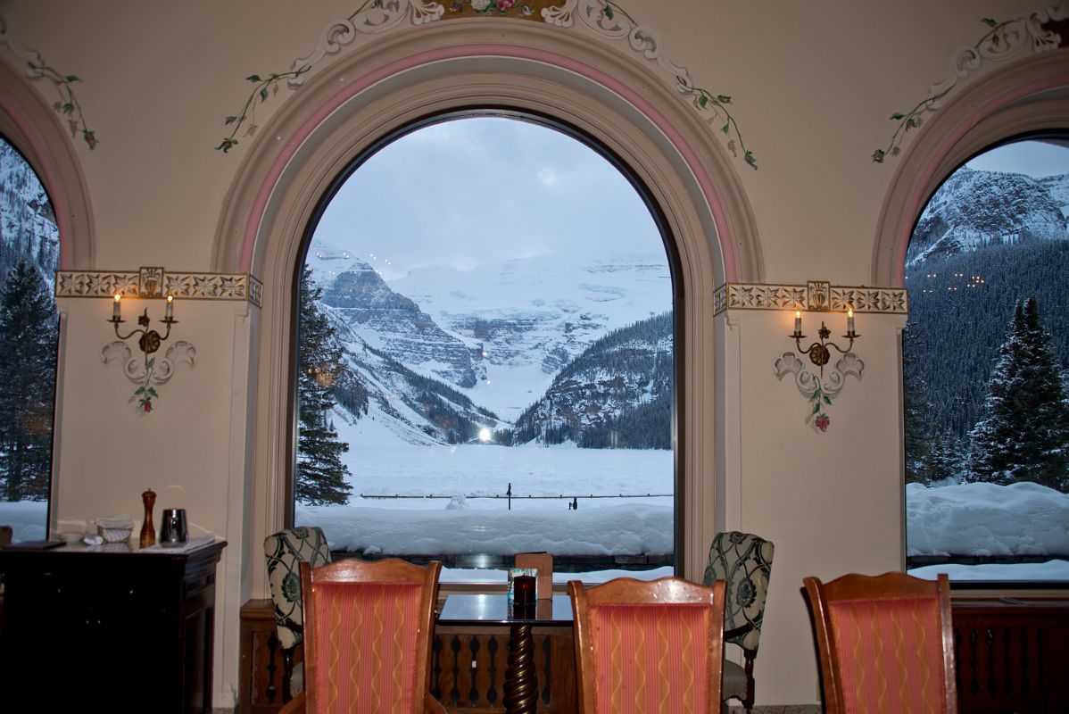 10B Lakeview Lounge At Chateau Lake Louise